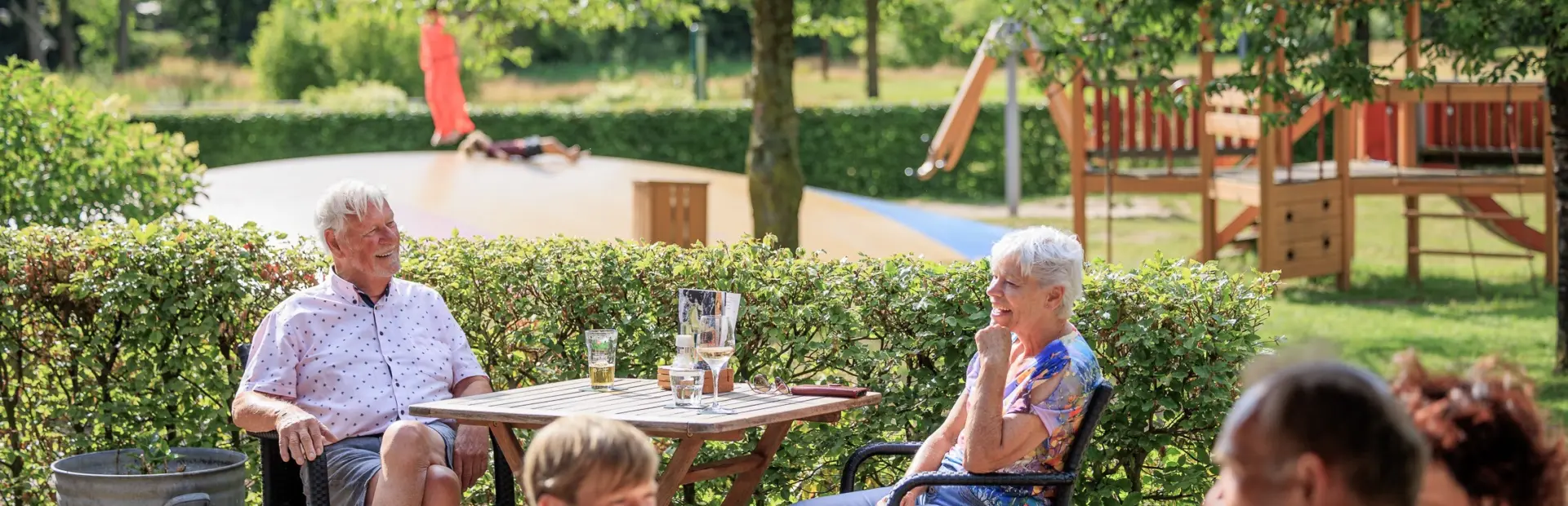 Borrelen terras restaurant Troubadour